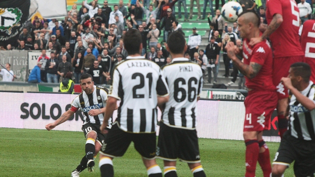 Cagliari con Mauricio Pinilla en cancha cayó ante Udinese por la liga italiana