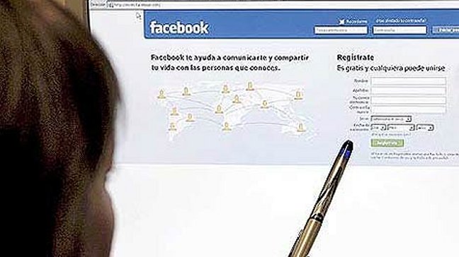 Experto: Las redes sociales alejan a las personas aunque las unan