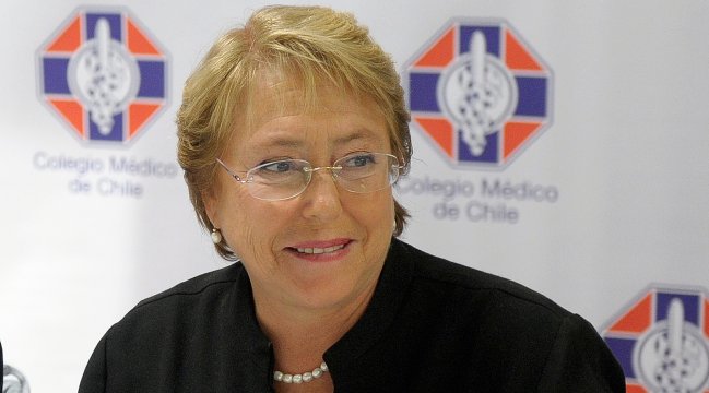 Bachelet: Nadie lee mamotretos, estamos entregando programa por temas