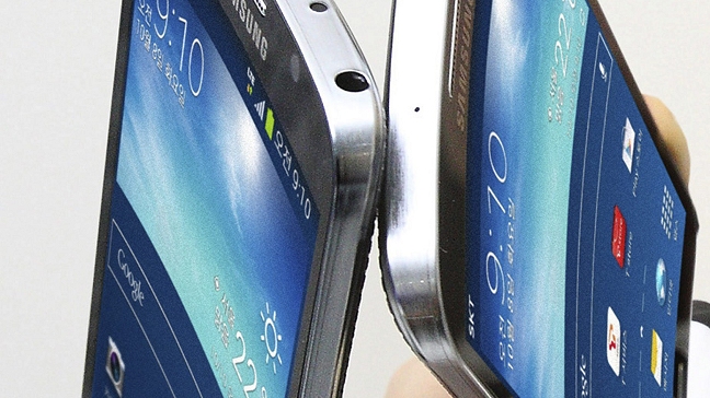 Samsung lanzó Galaxy Round, el primer smartphone con pantalla curva