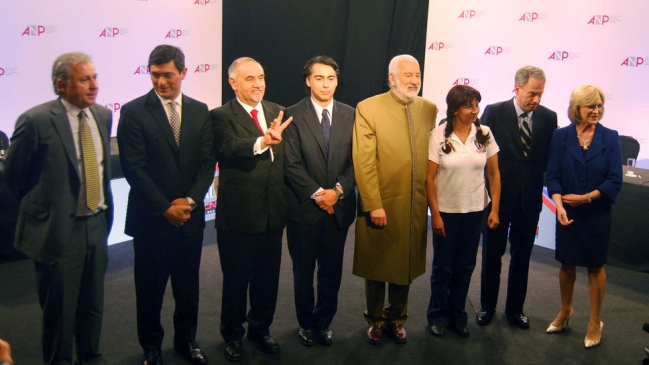 Disputa entre Parisi y Matthei marcó primer debate presidencial 2013