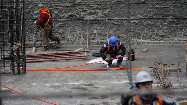 Expertos mantuvieron previsión de crecimiento de 4,3 por ciento en 2013