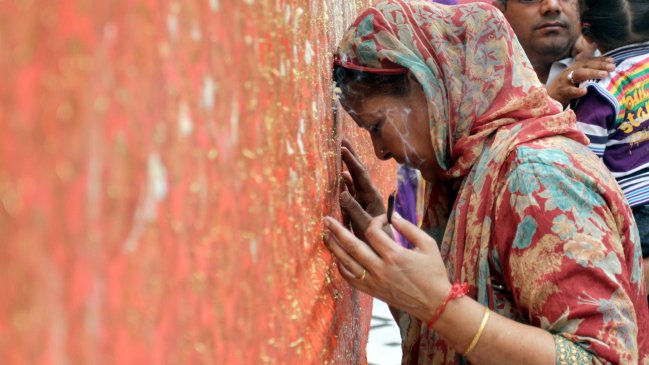 Estampida dejó decenas de muertos en fiesta religiosa en India