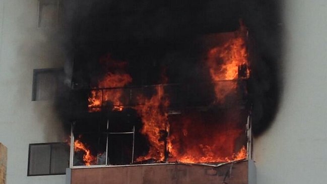 Dos incendios movilizaron a Bomberos en Viña del Mar