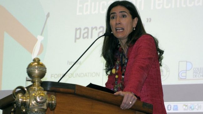 Ministra y rectores de universidades buscan acuerdo ante polémica por ranking de notas