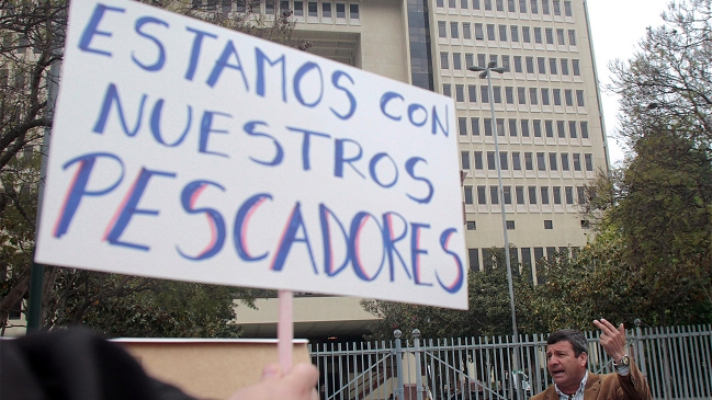 DGAC mantiene suspendidos vuelos a Juan Fernández por toma de aeródromo