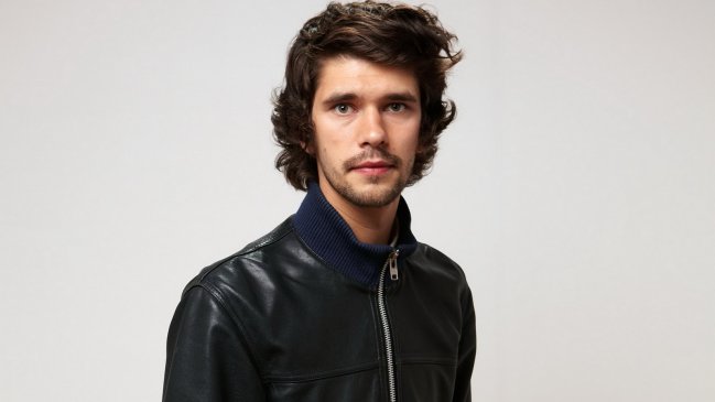 Ben Whishaw asoma como Freddie Mercury en película biográfica