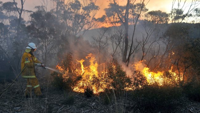 Australia mantiene estado de emergencia ante la peor oleada de incendios en 10 años