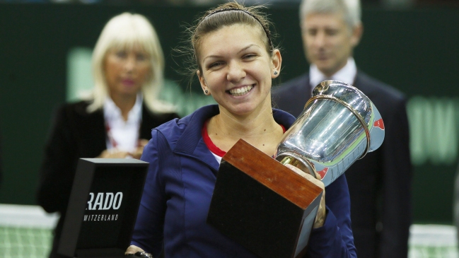 Simona Halep venció a Samantha Stosur y se quedó con el WTA de Moscú