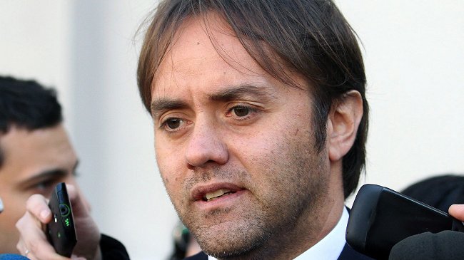 Diputado RN acusó a candidato UDI por quema de propaganda