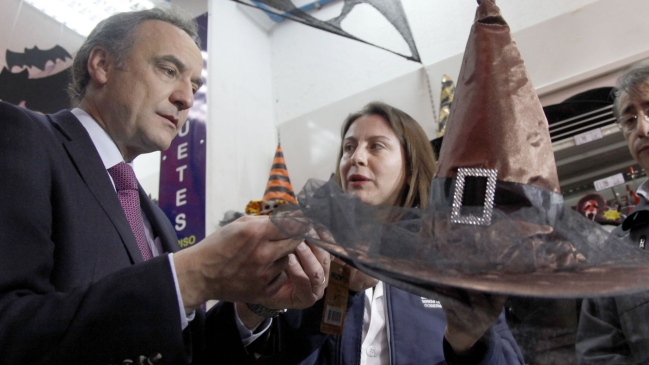 Autoridades fiscalizaron máscaras y disfraces en Meiggs previo a Halloween