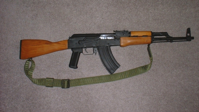 Investigan en EE.UU. a policías por matar a un niño que llevaba arma de juguete