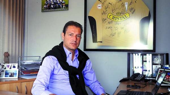 Buljubasich: Quiero trabajar toda la vida en Universidad Católica