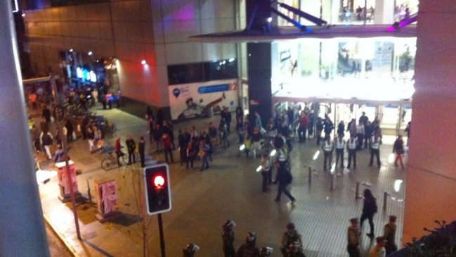 Ciclistas encapuchados atacaron el Costanera Center
