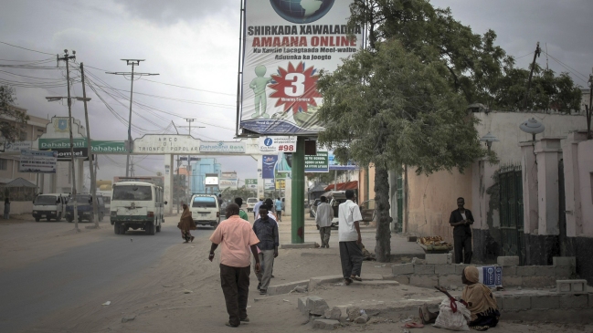 Violadores fueron condenados sólo a cortar pasto en Kenia