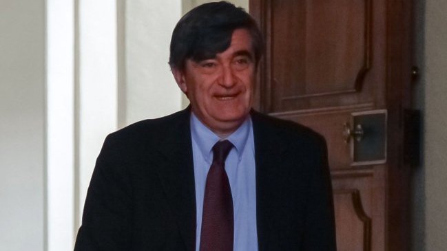 Escalona y su aparición en la CEP: Nunca he pensado ser Presidente