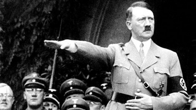 Localidad alemana retiró ciudadanía de honor a Hitler