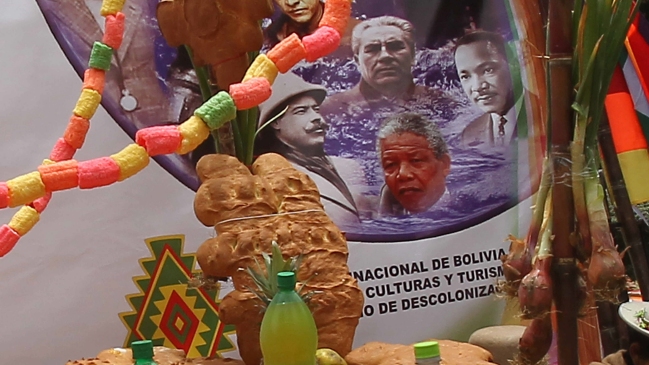 En Bolivia dieron por muerto a Nelson Mandela en altar del Día de los Difuntos