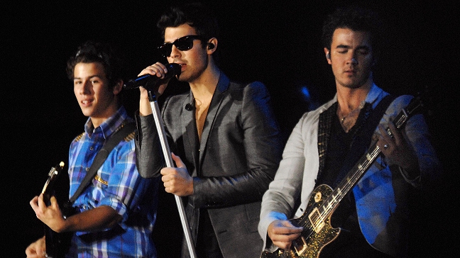 Jonas Brothers publicó emotiva carta para sus fans