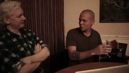   La colaboración entre Calle 13, Julian Assange y Tom Morello 