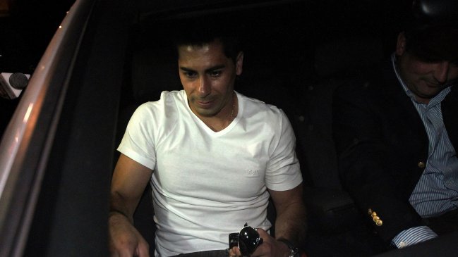 Johnny Herrera recibió dos fechas de suspensión y se perderá el superclásico