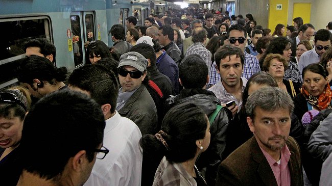 Tercer día consecutivo de colapso en el Metro