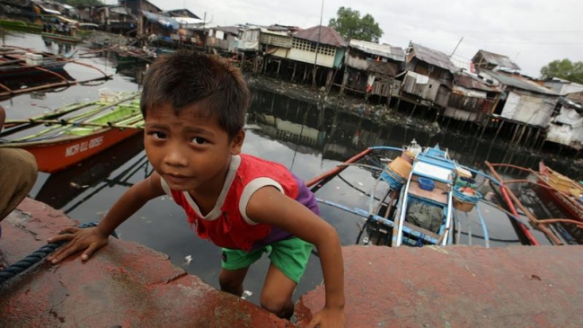 Tres muertos y 125.000 evacuados tras la llegada del tifón Haiyan a Filipinas