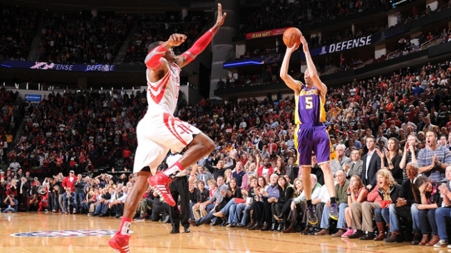 Triunfos de Miami y los Lakers marcan la jornada en la NBA