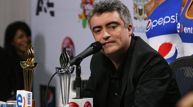 Mauricio Flores fue internado de urgencia