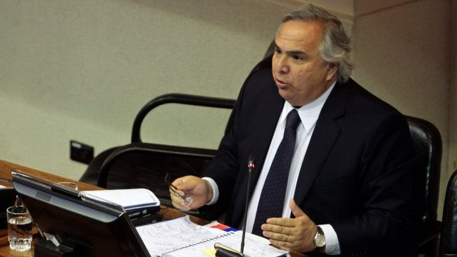 Chadwick: Alcaldes llamaron a votar contra propuesta del Gobierno