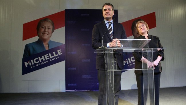 Andrés Velasco acompañó por primera vez a Bachelet en campaña