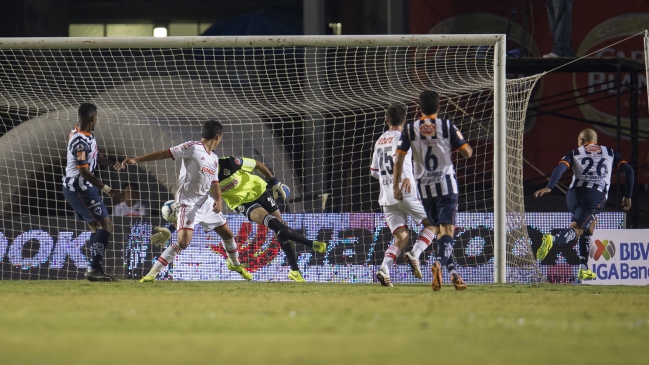 Humberto Suazo finalizó su participación en el torneo mexicano con un gol