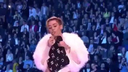   La nueva polémica de Miley Cyrus en MTV 