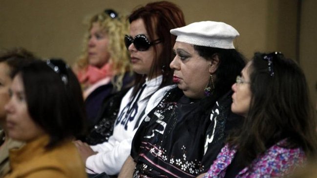 Uruguay extenderá prestaciones sociales a parejas homosexuales