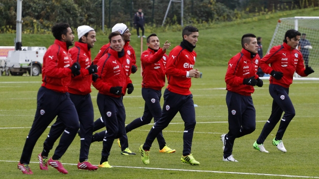 Jorge Valdivia presentó molestias físicas este miércoles en la selección