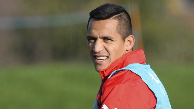 Representante de Alexis Sánchez desmintió declaraciones a diario inglés