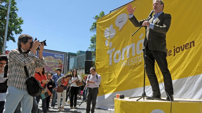 Escasa presencia de adherentes marcó cierre de campaña de Jocelyn-Holt