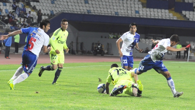 Antofagasta estiró la mala semana de U. de Chile al imponerse en penales