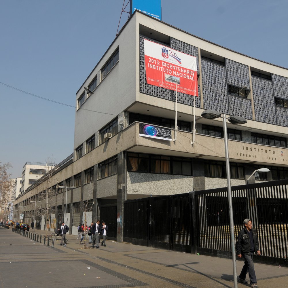 Alumnos del Instituto Nacional votarán si rinden o no el Simce