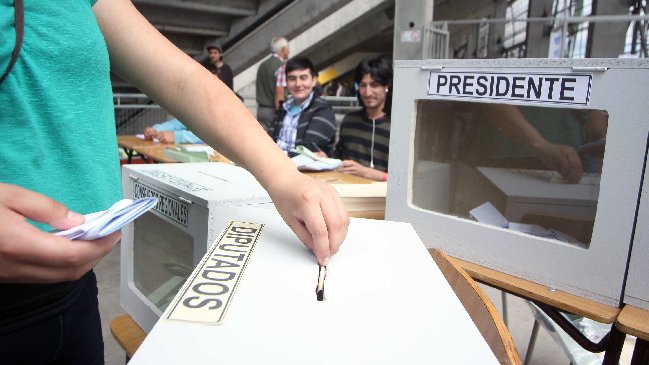 Chilenos que votan en París: El gran ganador es marcar AC