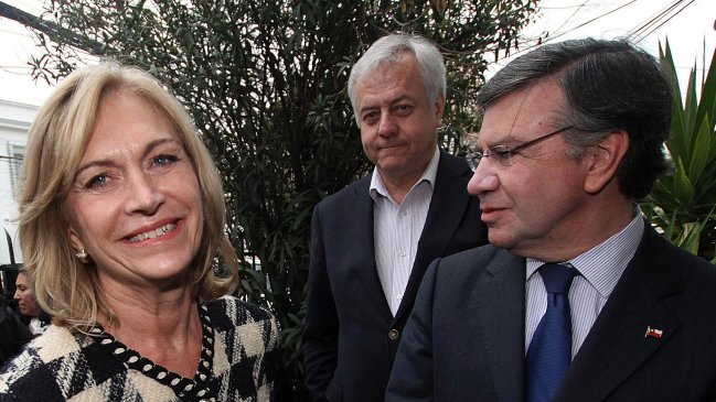 Comando de Matthei a Parisi: Cualquier hombre que trata mal a una mujer es mariconcito