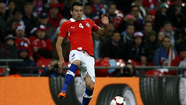 Mauricio Isla participó en práctica de la selección en Toronto