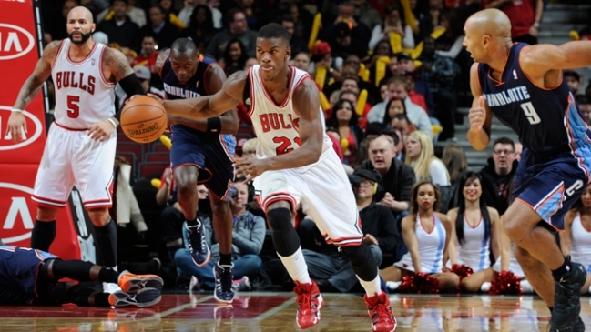 Los Bulls ganaron gracias a la inspiración de Deng