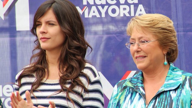 Bachelet celebró con Camila Vallejo y Karol Cariola
