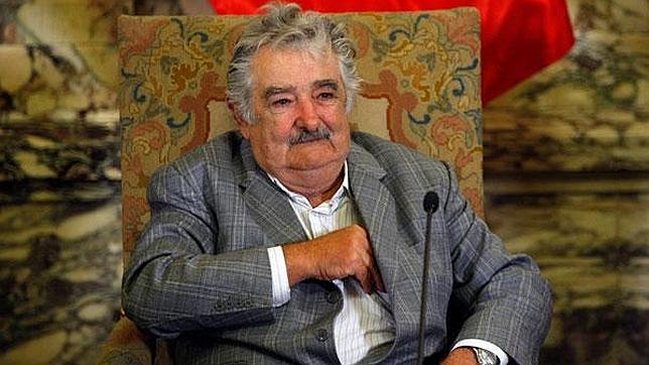 Resfrío que afecta a José Mujica obligó a suspender Consejo de Ministros