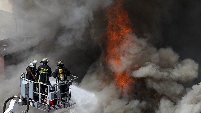 Teatro Municipal: Temperatura superó los 600 grados Celsius