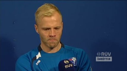 Mira la dolida reacción de Eidur Gudjohnsen por eliminación de Islandia