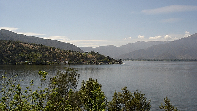 GOPE busca a persona que cayó a la Laguna Aculeo