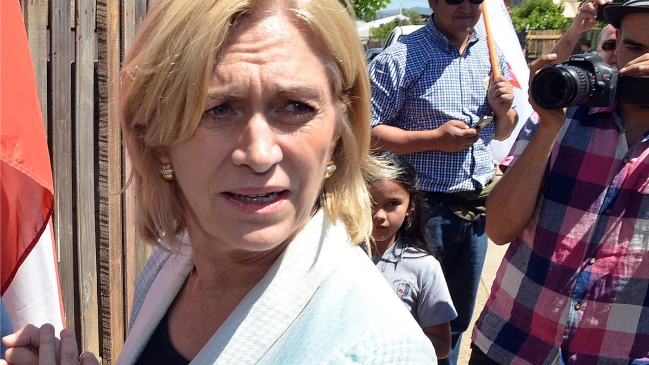 Matthei suspendió gira en Iquique debido a una amigdalitis