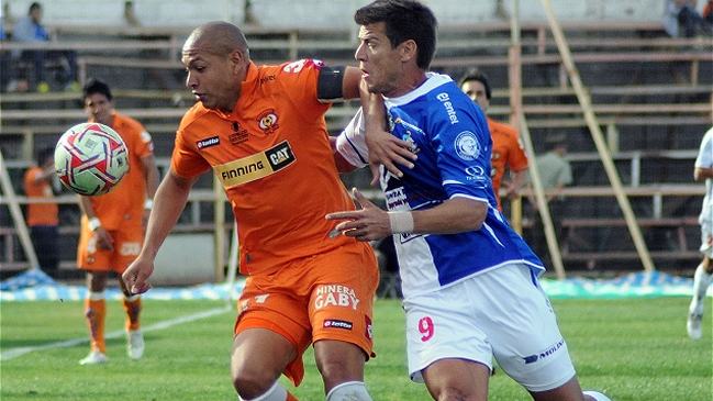Antofagasta y Cobreloa chocan con la intención de acercarse a la liguilla